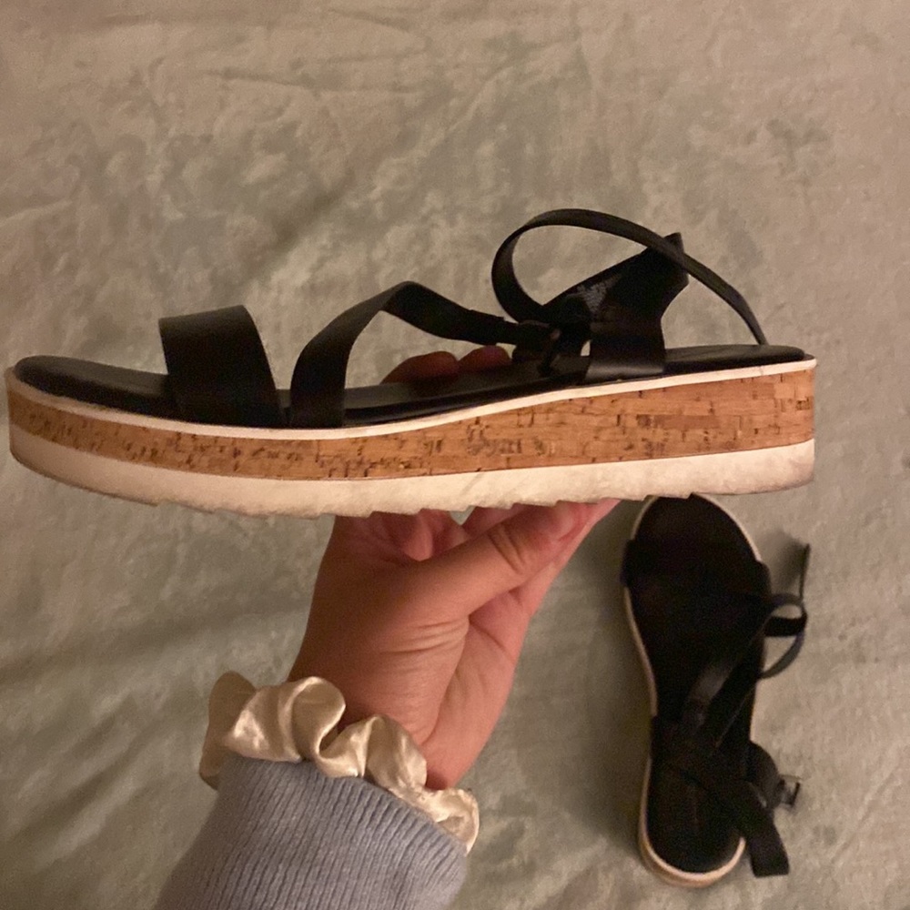 Universal Thread Sandals - Picture 3 of 3
